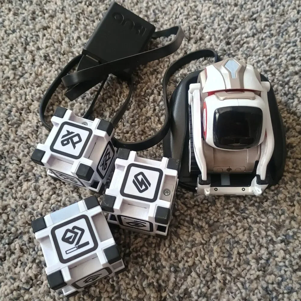 Anki Cozmo Robot w/ 3 Interactive Cubes Dock Charger Tested Working OEM
